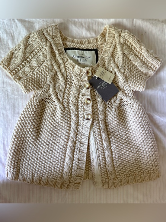 Abercrombie & Fitch Sweaters - Abercrombie & Fitch Cream Cable Knit Babydoll Cardigan